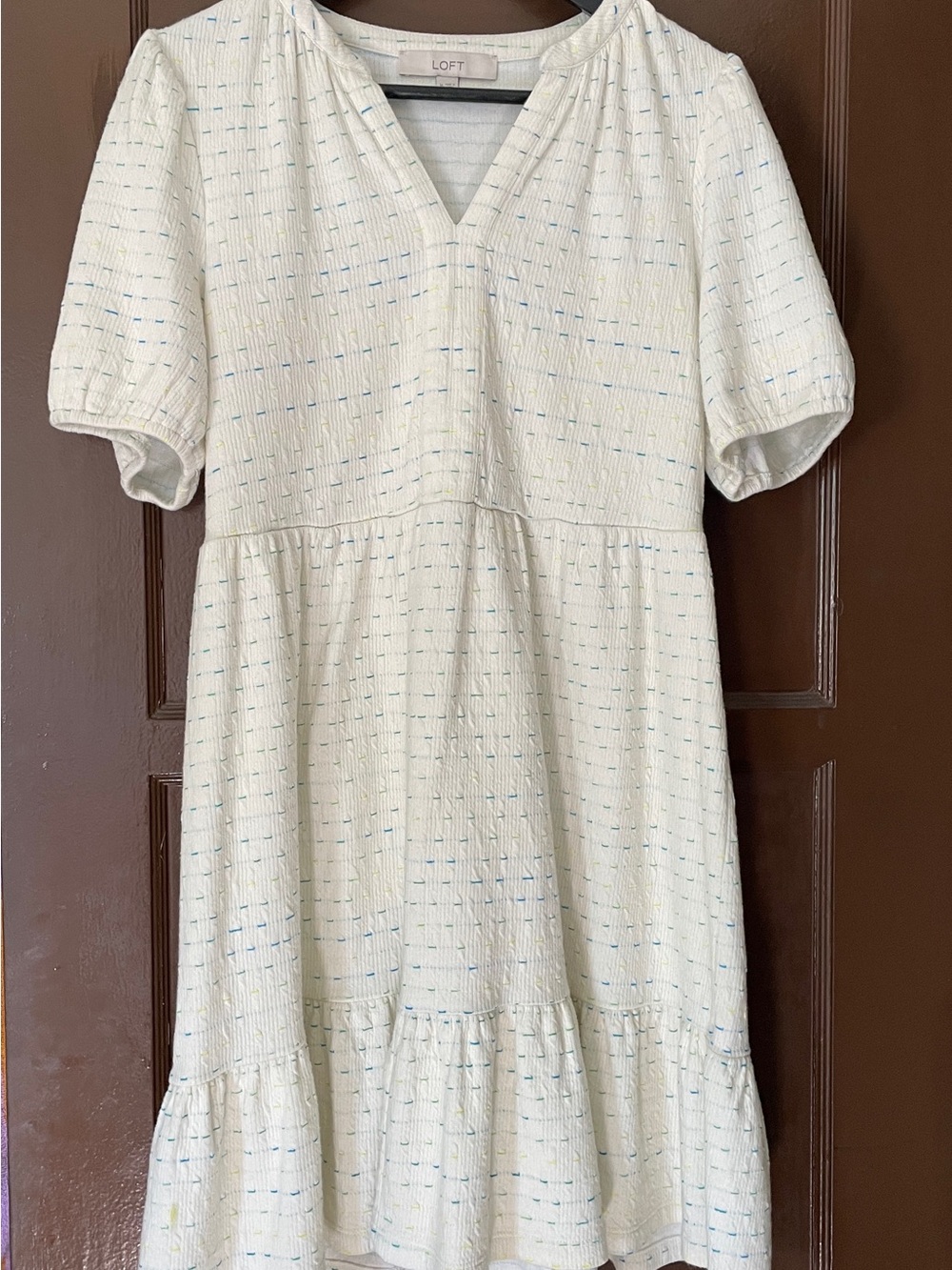 LOFT Ivory Textures Short-Sleeve V-Neck Tiered Dress with Blue & Yellow size M